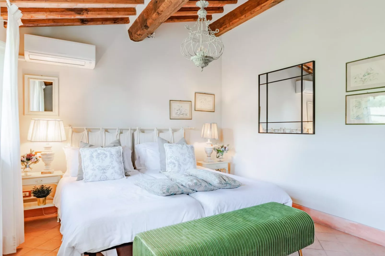 Pietro Farmhouse Apartment in Wine Resort in Lucca - Slaapkamer