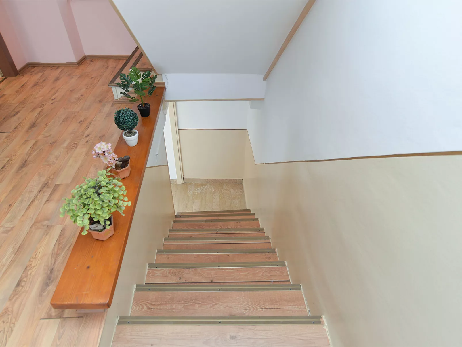 House 2063 - Binnen