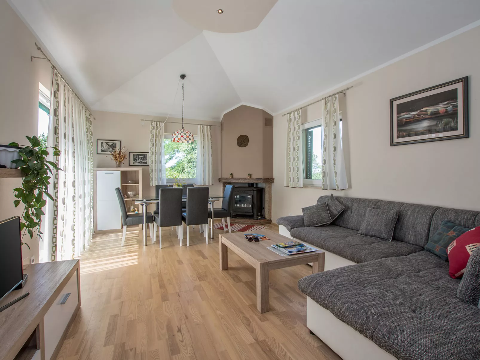 House 1276 - Binnen