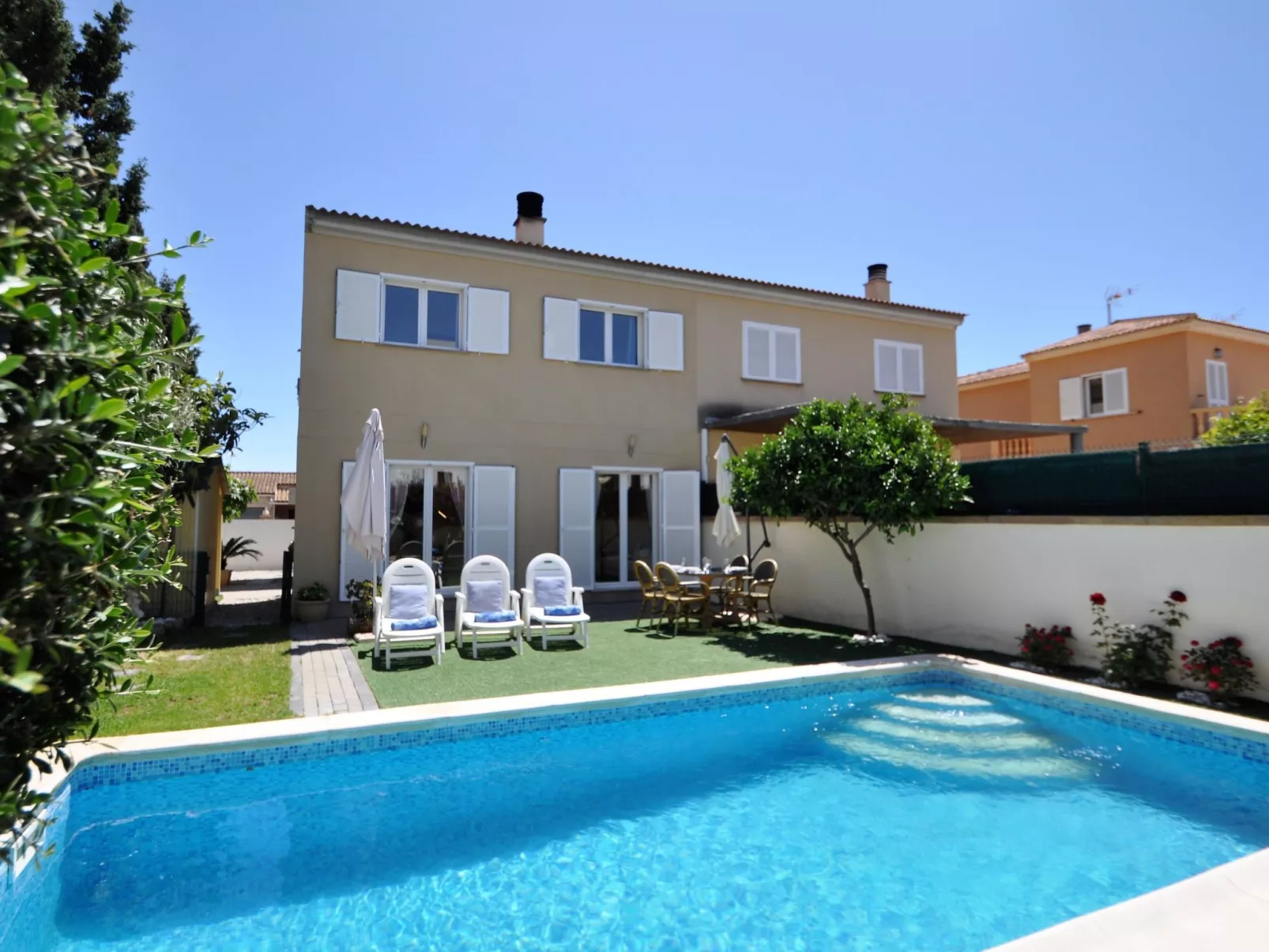 VILLA HUGO Casa en zona residencial tranquila Bahía Grande con Piscina Privada. - Buiten