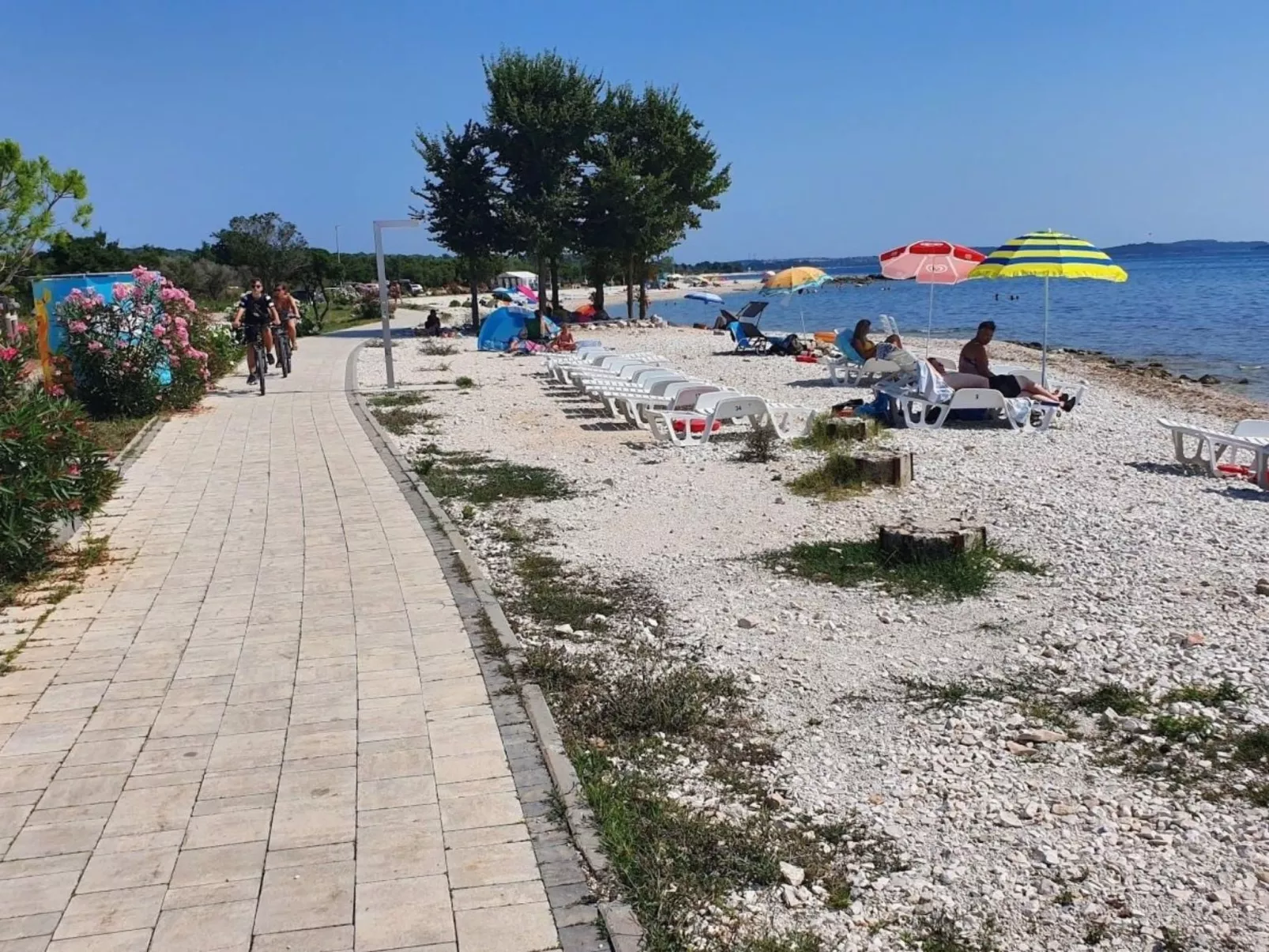 Perojka, 1 km vom Strand entfernt - Image-tags.info