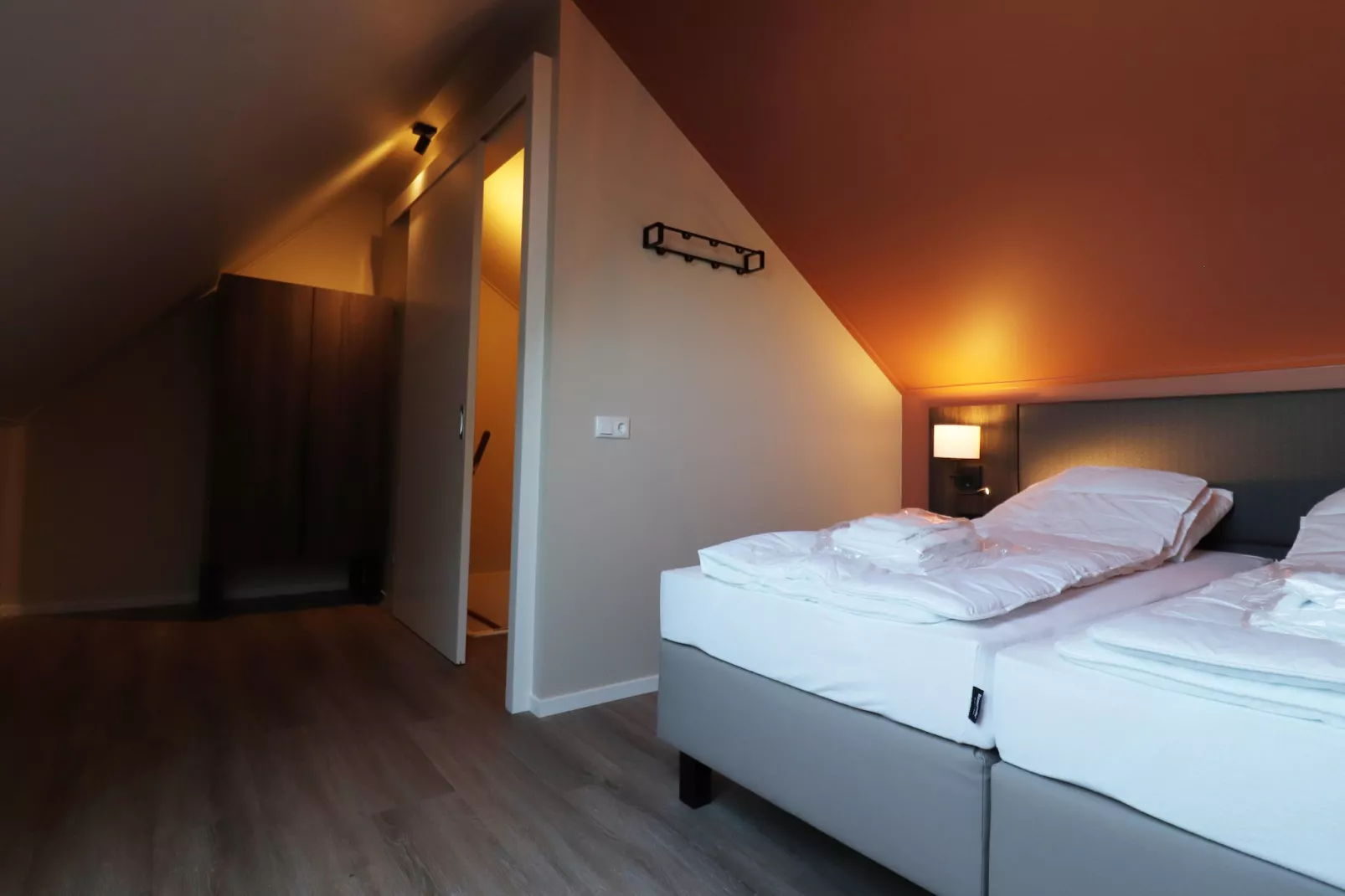 Moderne hoekvilla middenin Friesland - Slaapkamer