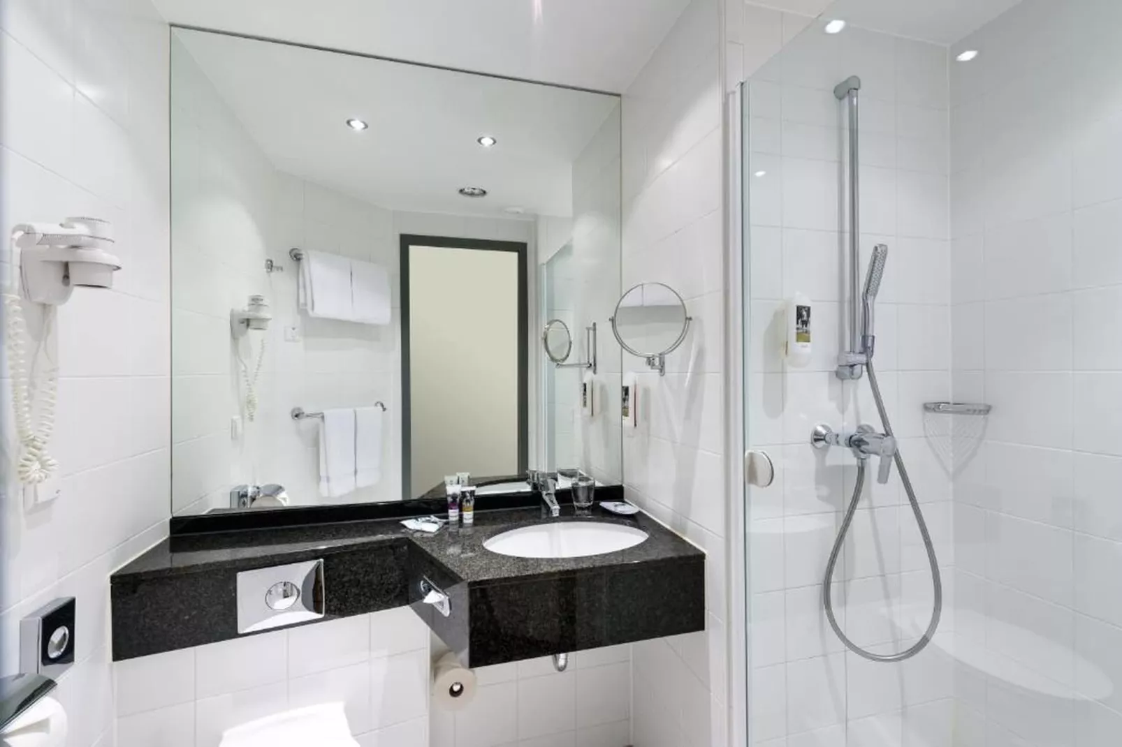 Hotel Düsseldorf - Deluxe Double room - Badkamer
