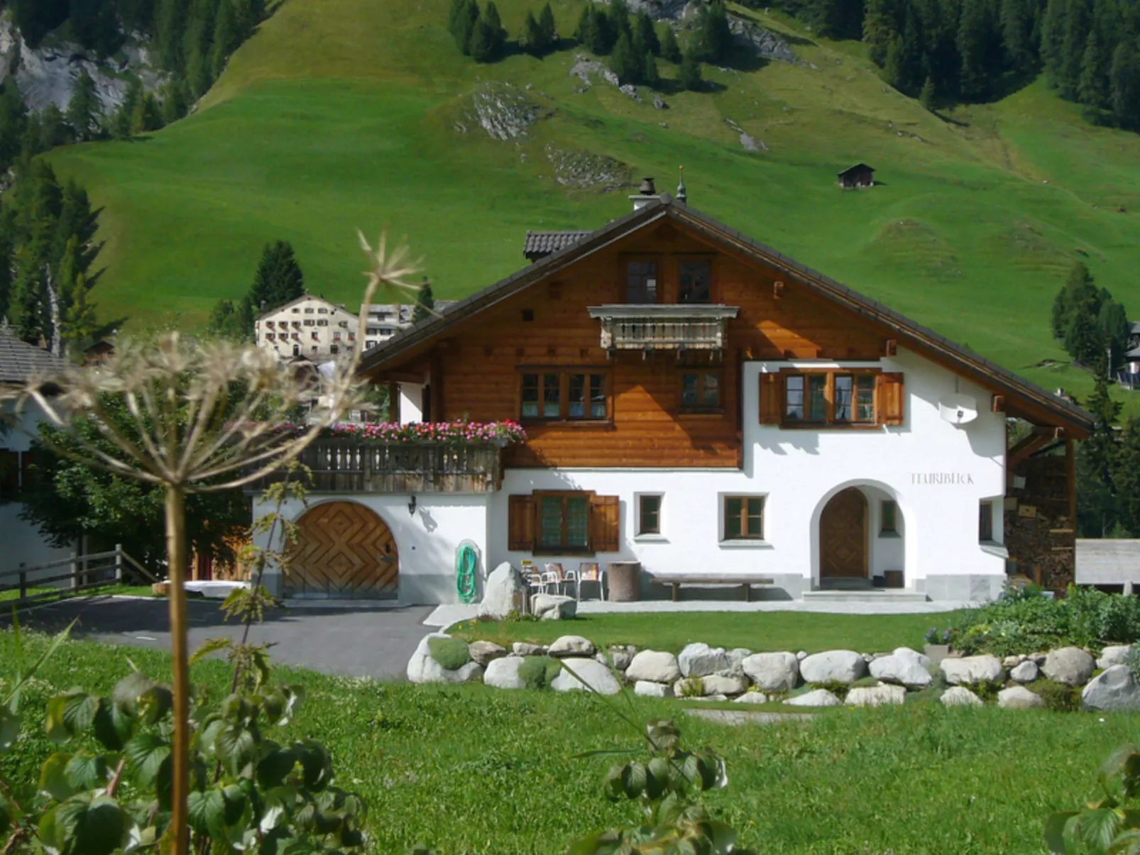 Ferienwohnungen Teuriblick A&B, (Splügen). - Buiten