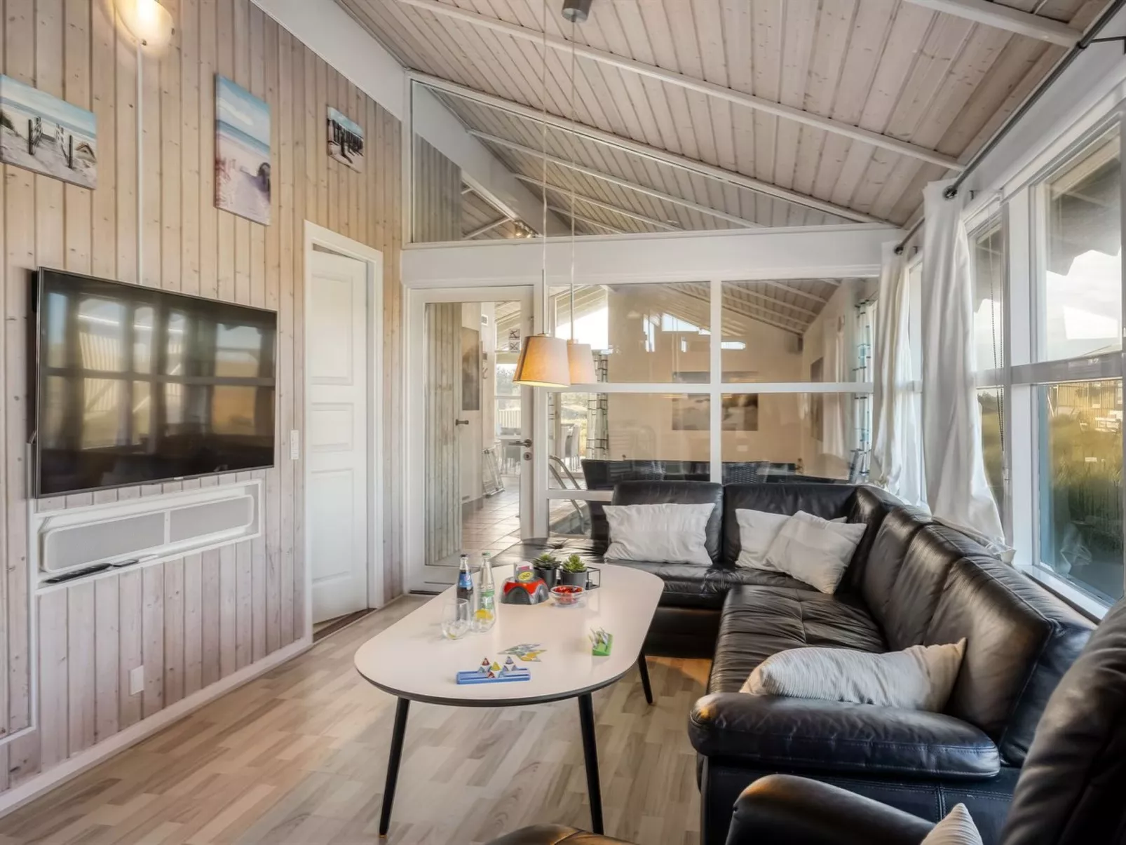 "Adrienne" - 490m from the sea - Binnen