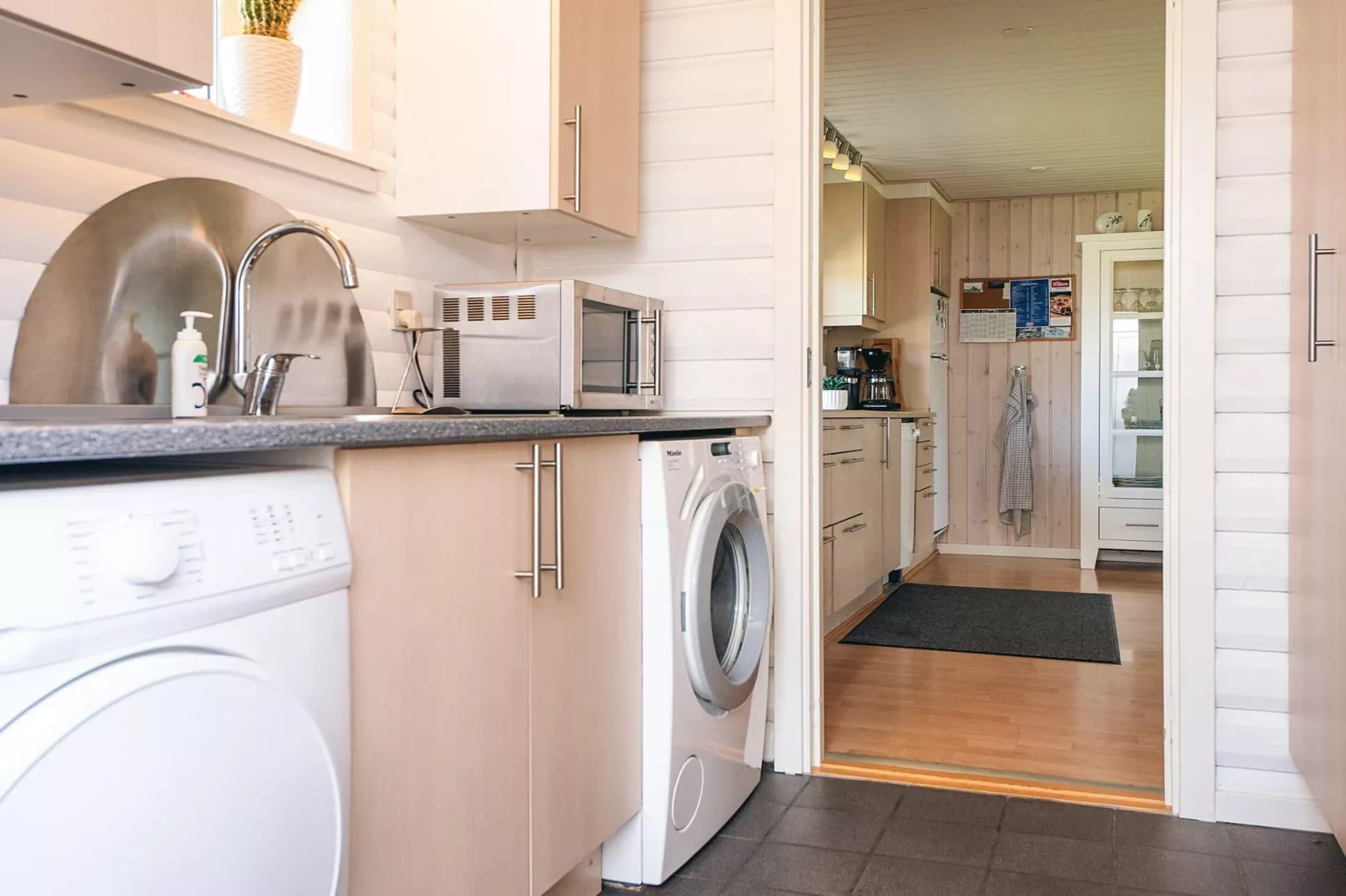 Huis met houtkachel en aanbouw - Binnen