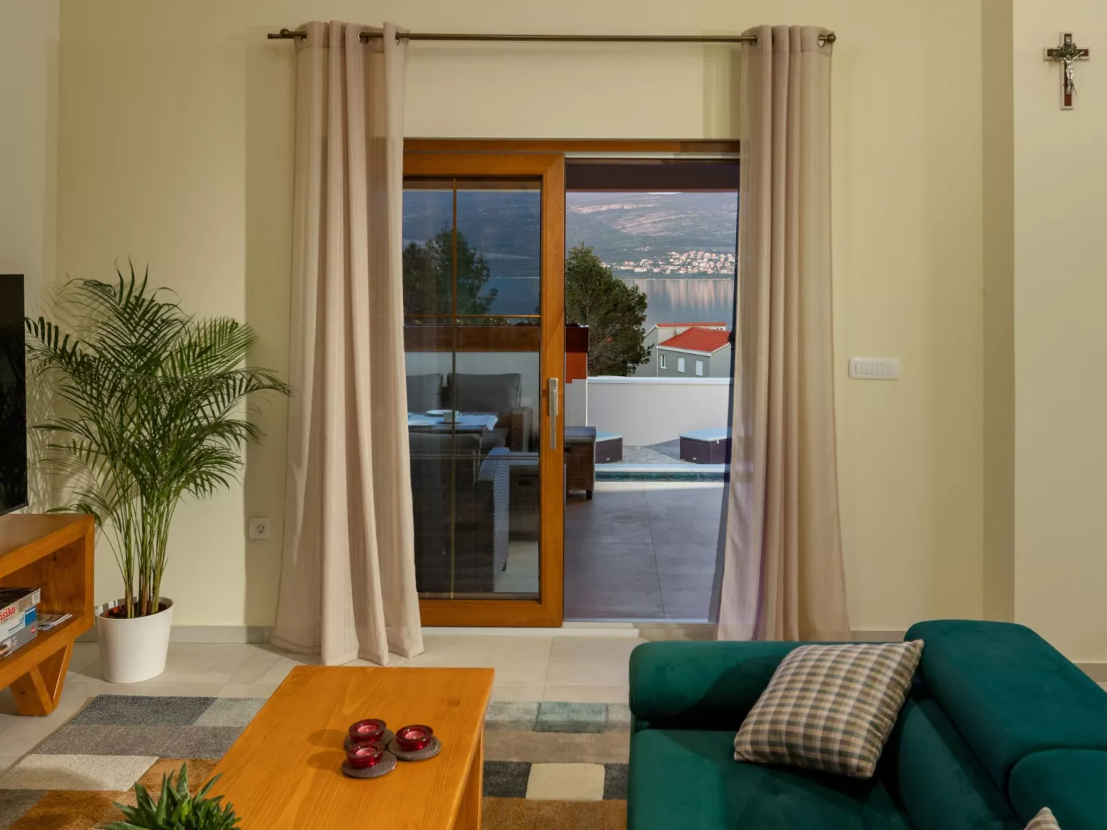 In Pridraga mit Privatem Pool - Binnen