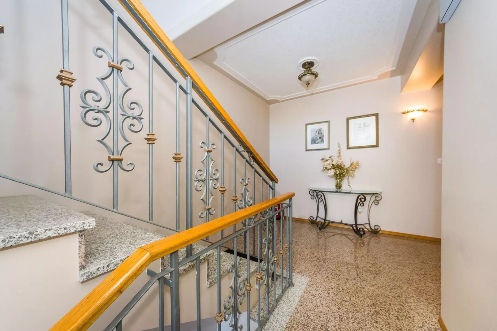 Beachfront apartment Mareo 6 - Overloop