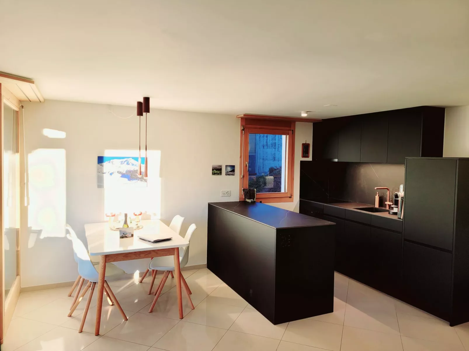 Fewo Cordial im Casa Erizun, (Flims Dorf). 3.5 Zimmer Ferienwohnung mit Bad/WC, - Binnen