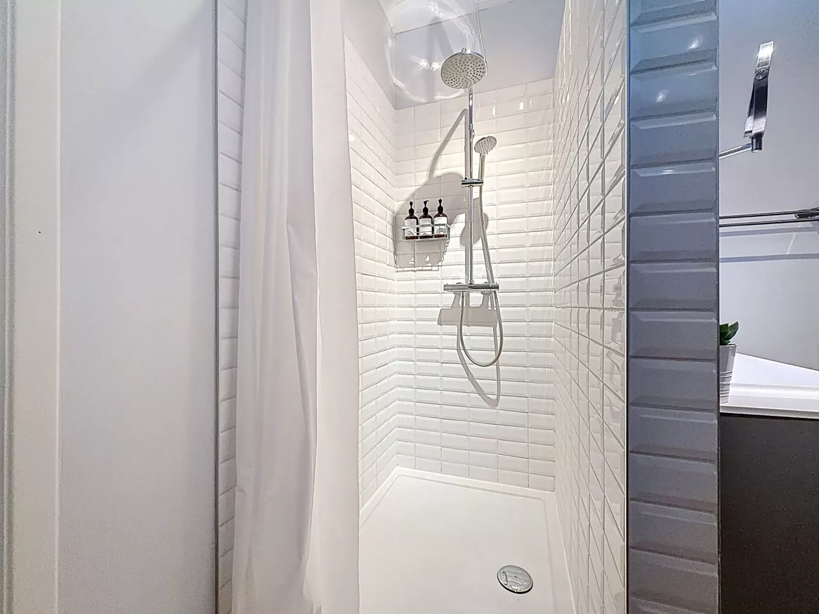 The Historic Sea Suite - Binnen