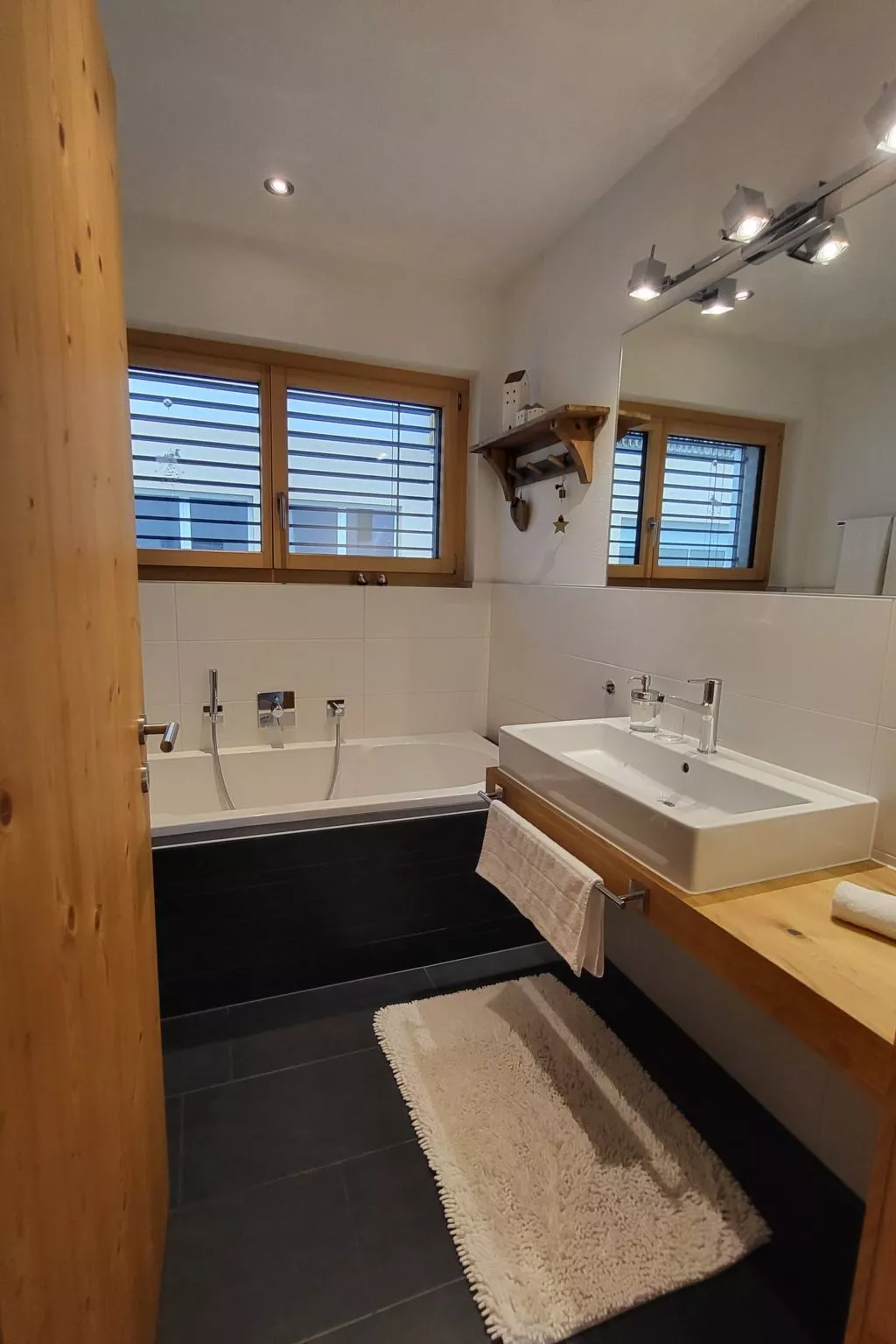 Chasa Scandella, (Sent) - Buiten