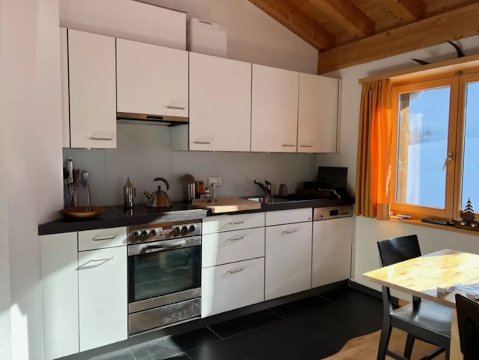 Frienwohnung Alpatli, Obersaxen-Miraniga, (Obersaxen). - Binnen