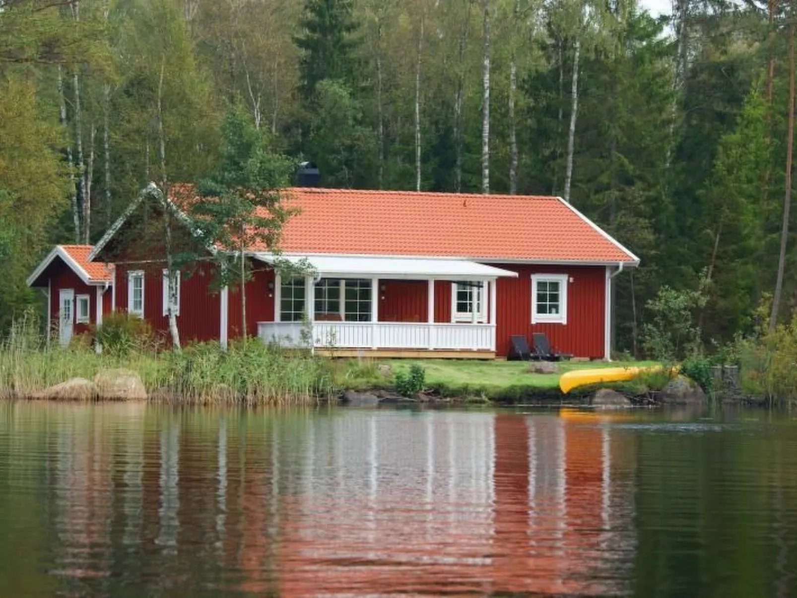 Gemütliches Holzhaus Udden mit eigenem Boot - Buiten