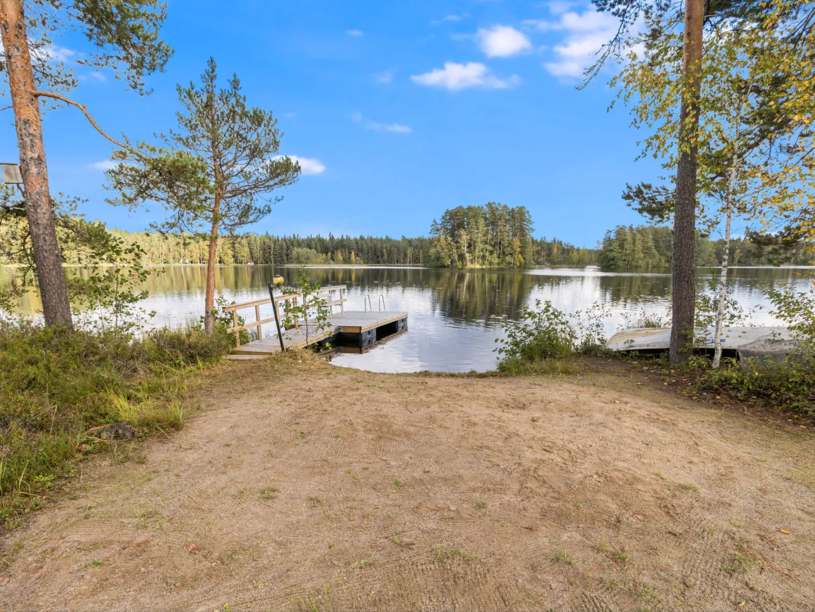 Teurajärven helmi - Binnen