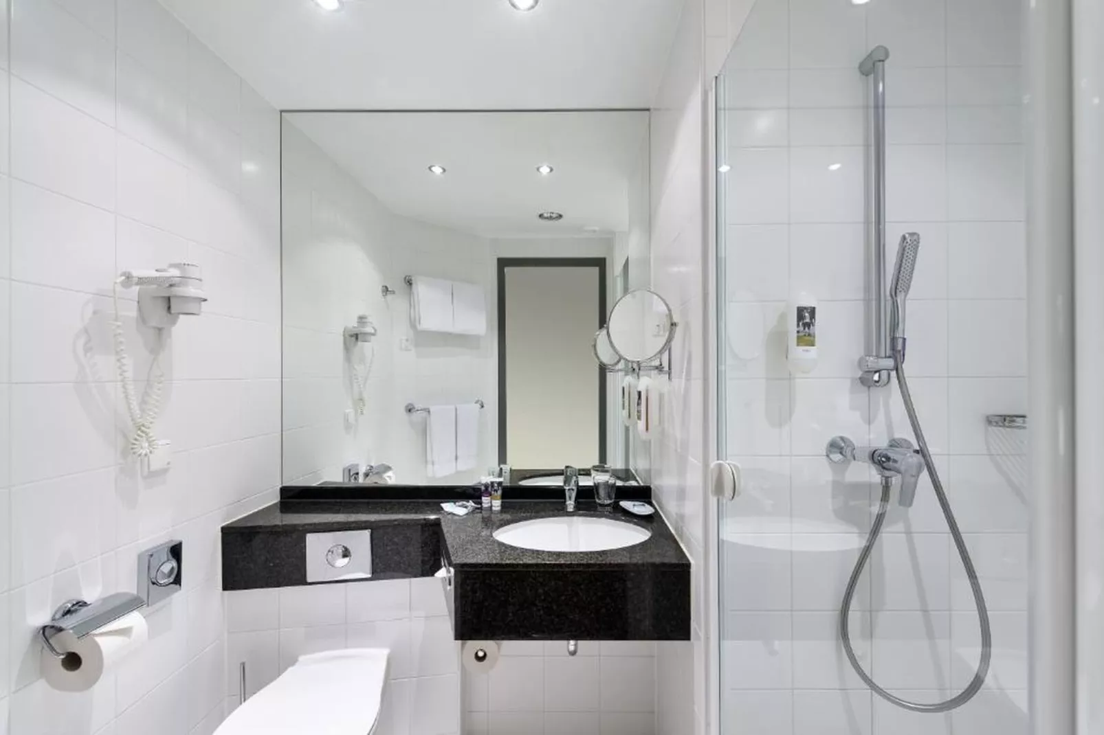 Hotel Düsseldorf - Double Room - Badkamer