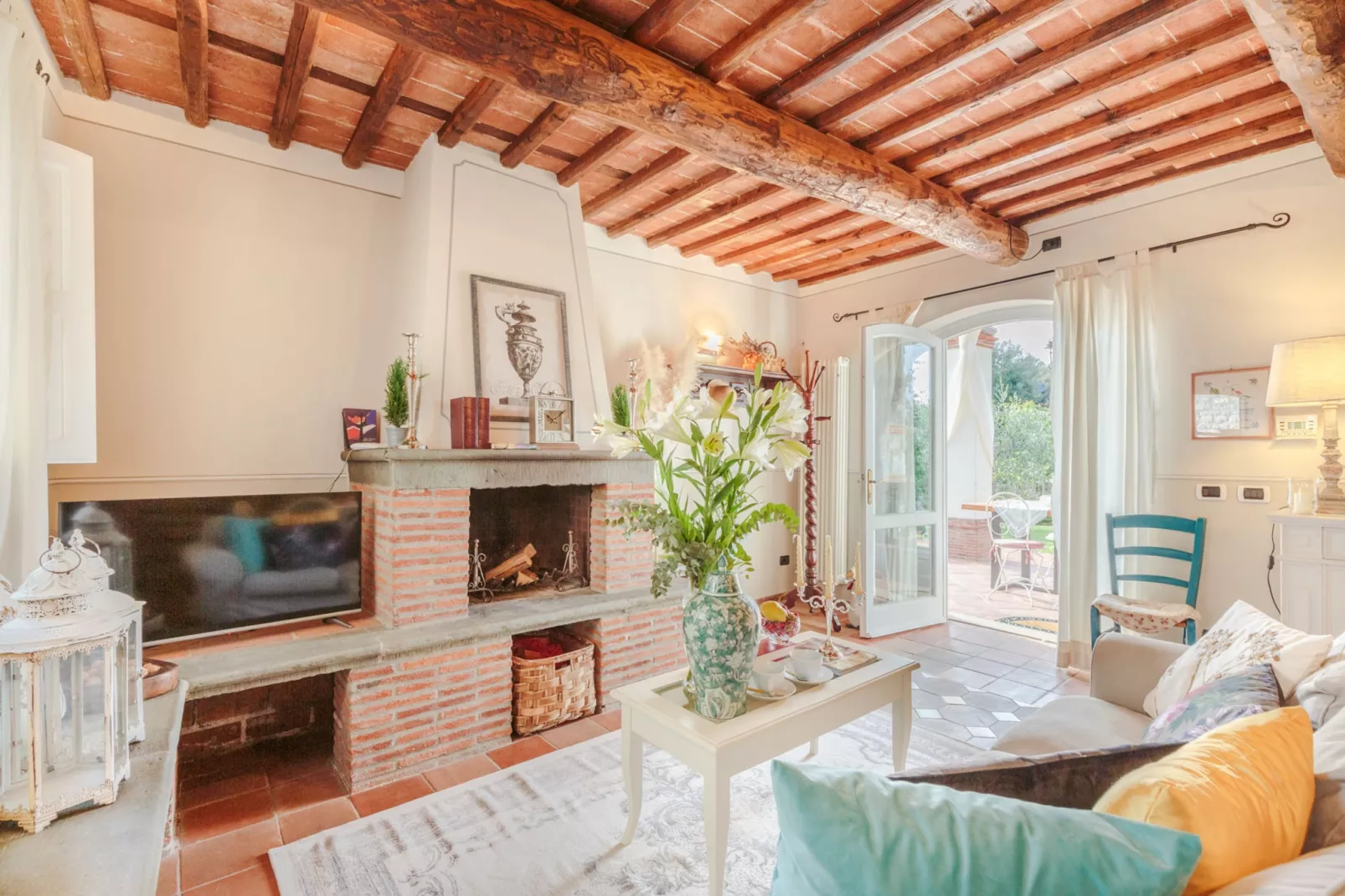 Rondini Farmhouse - Woonkamer