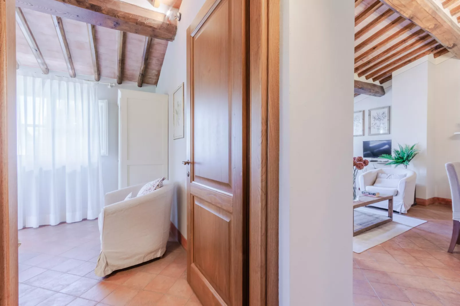 Maria Farmhouse Apartment in Wine Resort in Lucca - Woonkamer