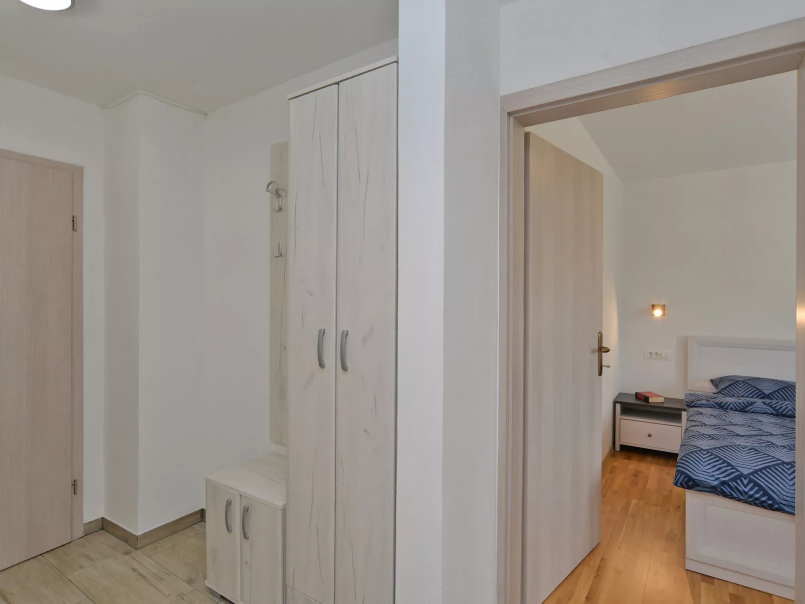 House 2157 - Binnen