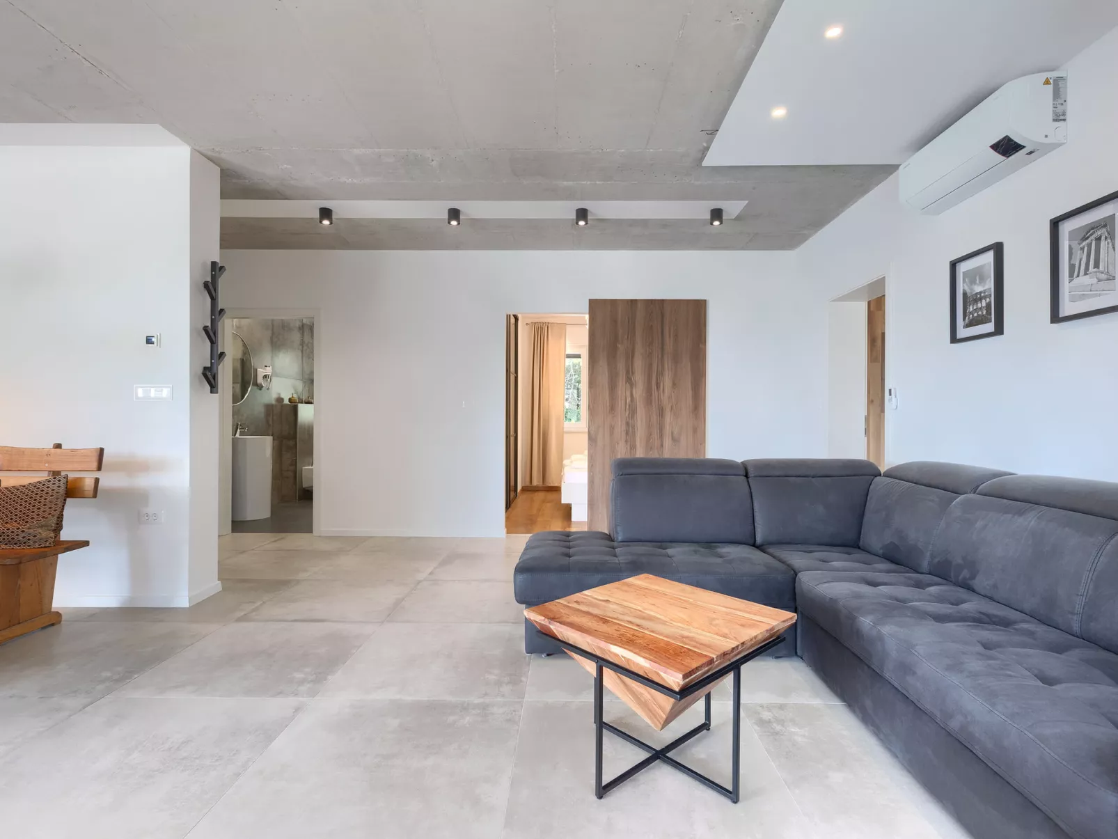 Villa Black and White - Binnen