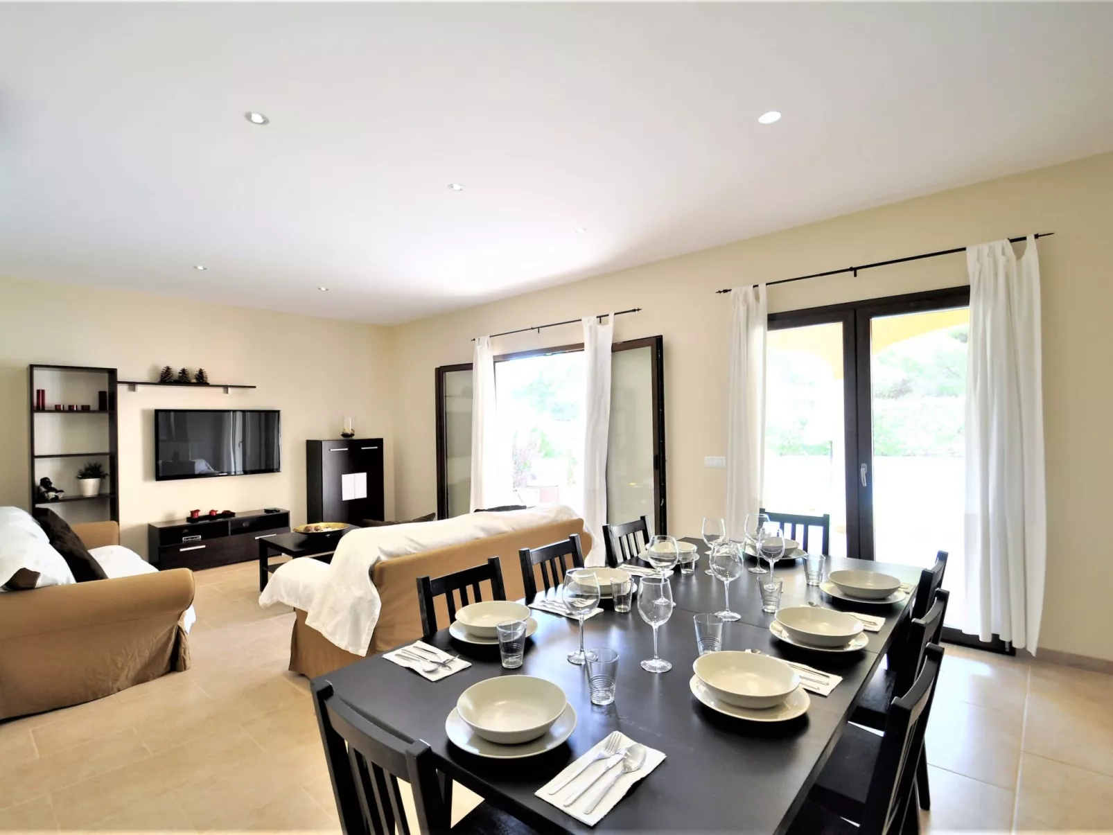 VILLA MONICA en barrio residencial de Cala Pi para 6 personas con piscina priva - Binnen
