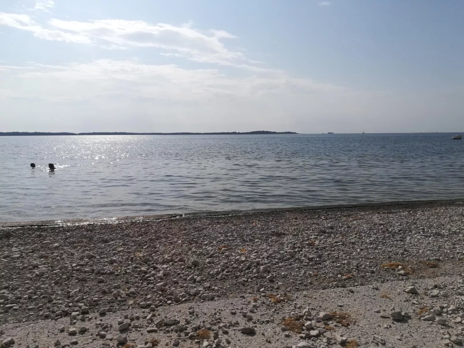 Perojka, 1 km vom Strand entfernt - Image-tags.info