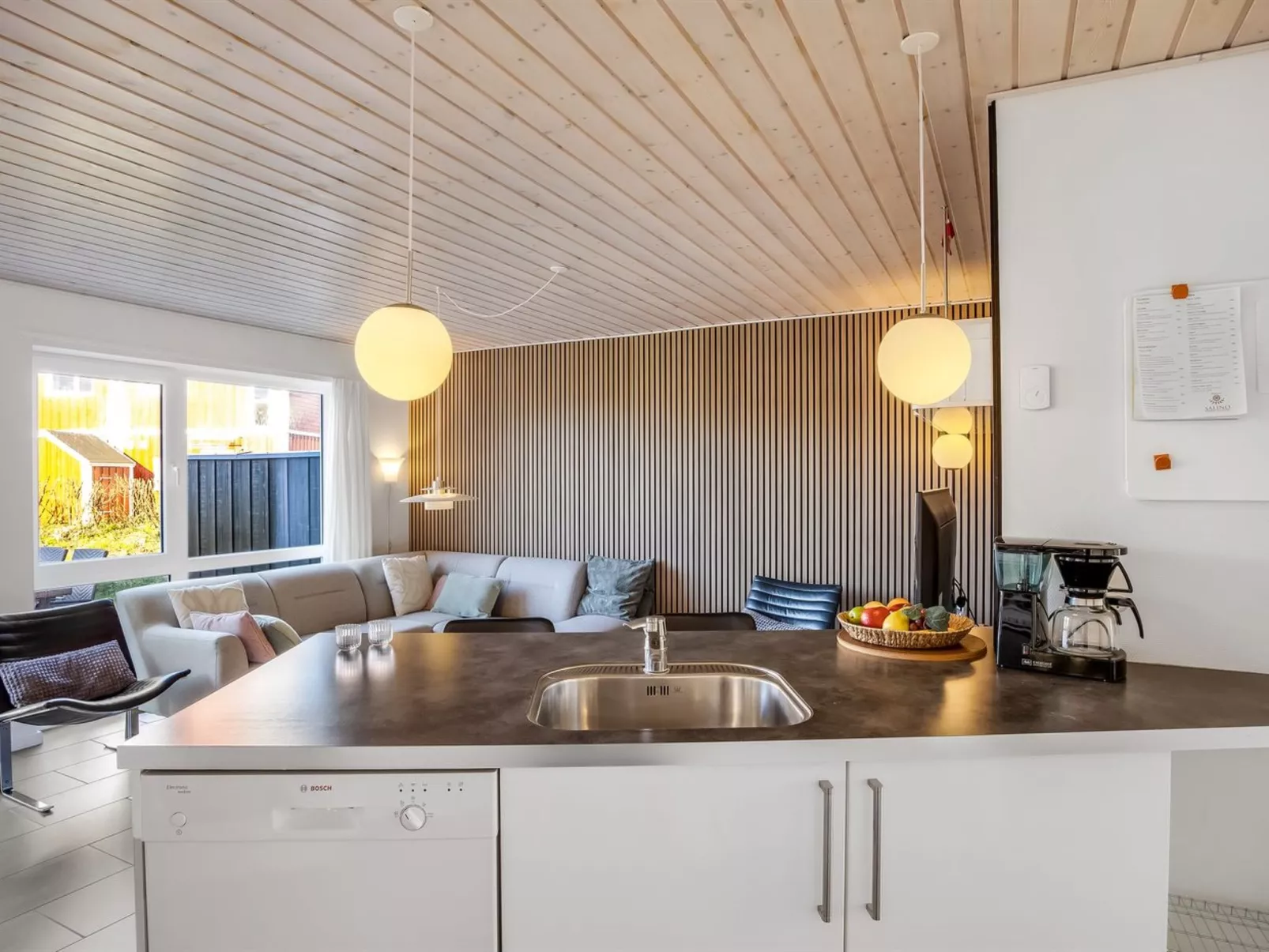 "Annakarin" - 1.2km from the sea - Binnen