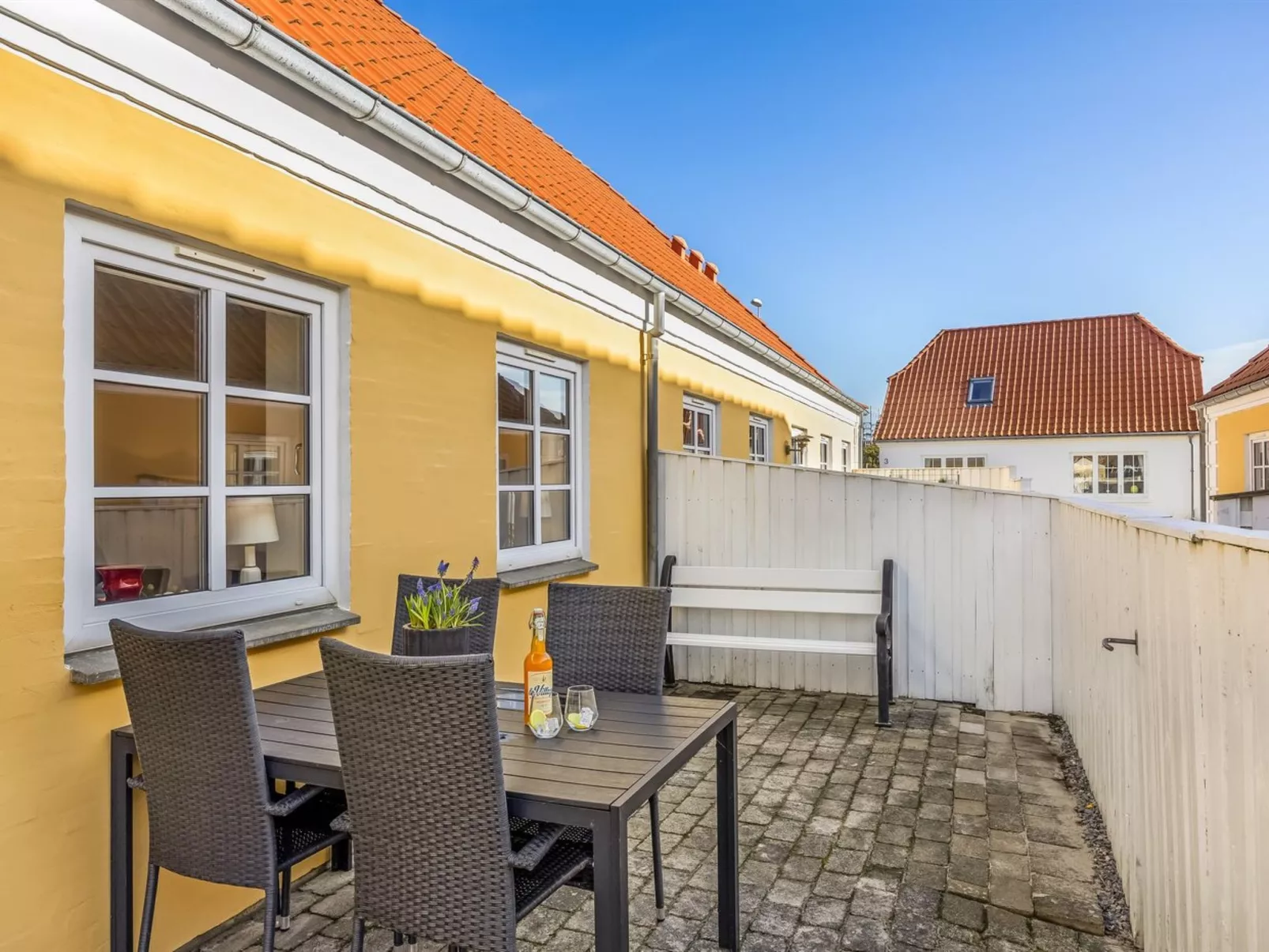 "Loreia" - 300m from the sea - Buiten