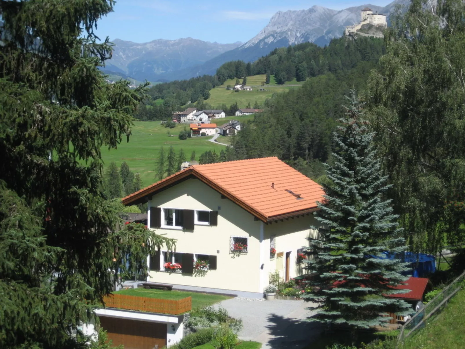 Forsthaus Falkenstein, (Tarasp). - Buiten