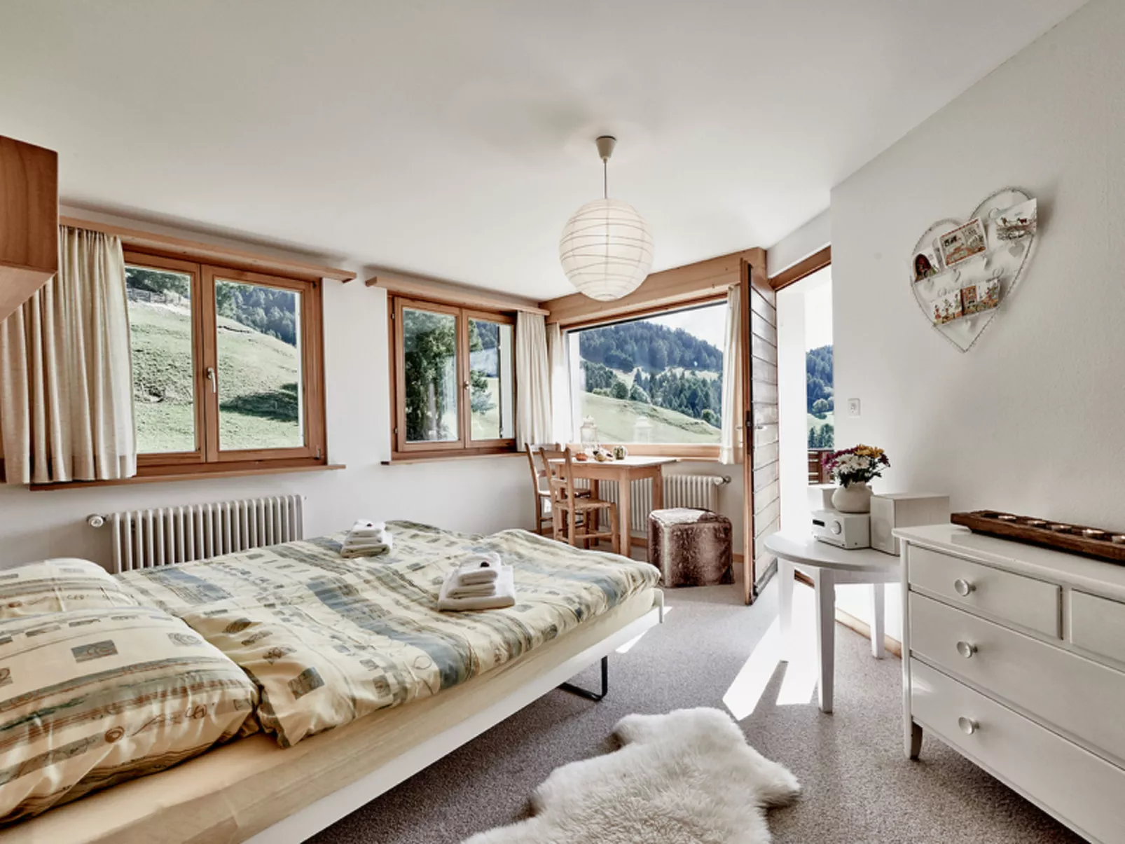 Chalet Lieuretta da Tscharfs, (Feldis). - Binnen