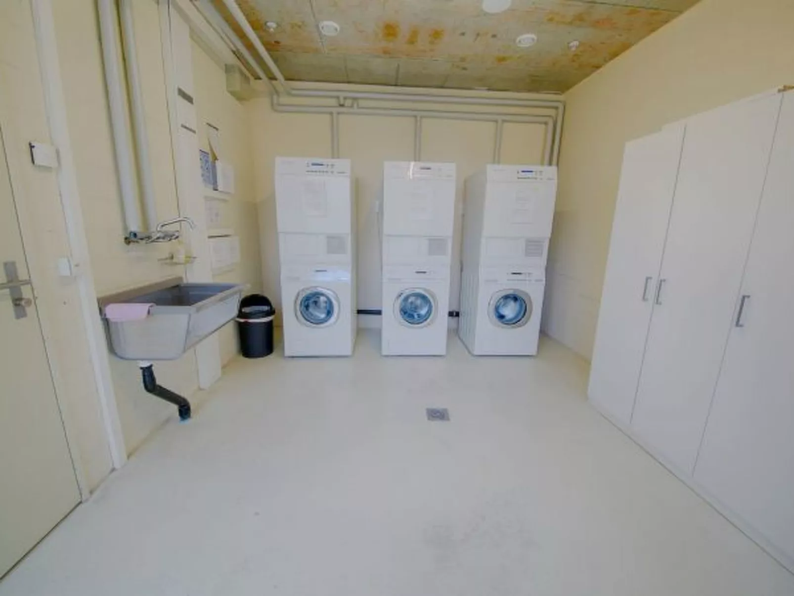 LU KKL I - Allmend HITrental Apartment - Binnen