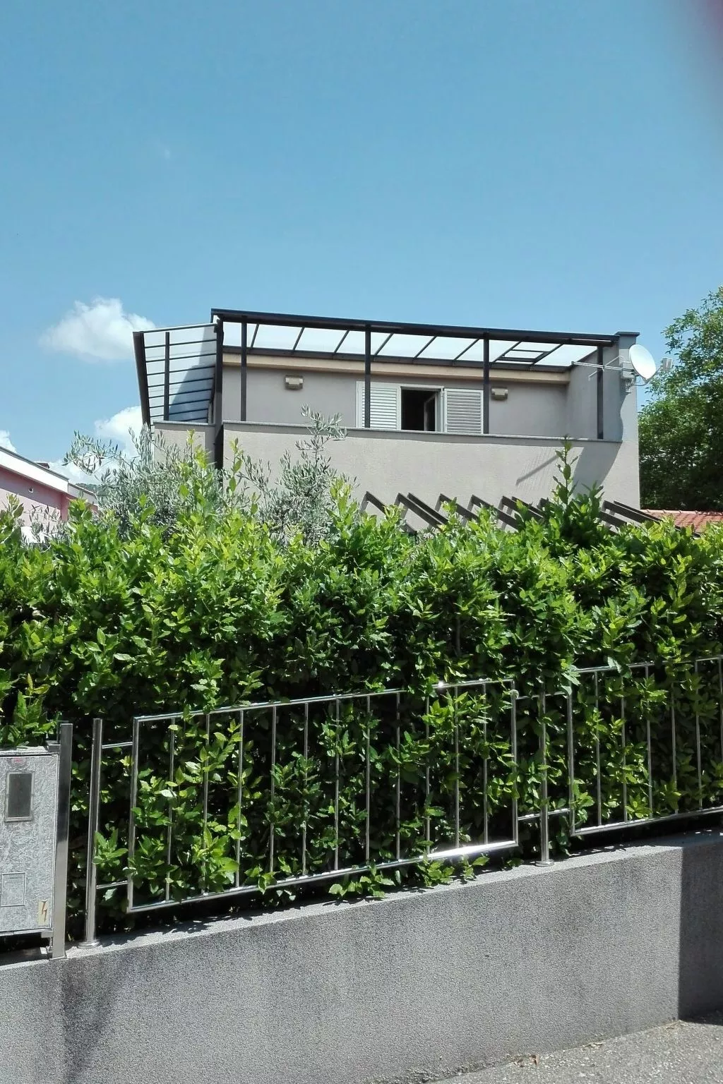 Modern eingerichtete Wohnung mit Meerblick - Image-tags.info