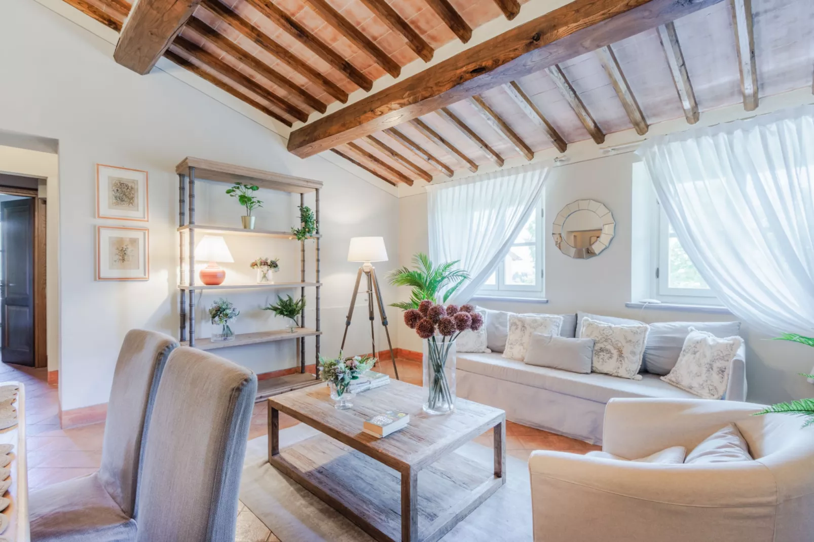 Maria Farmhouse Apartment in Wine Resort in Lucca - Woonkamer