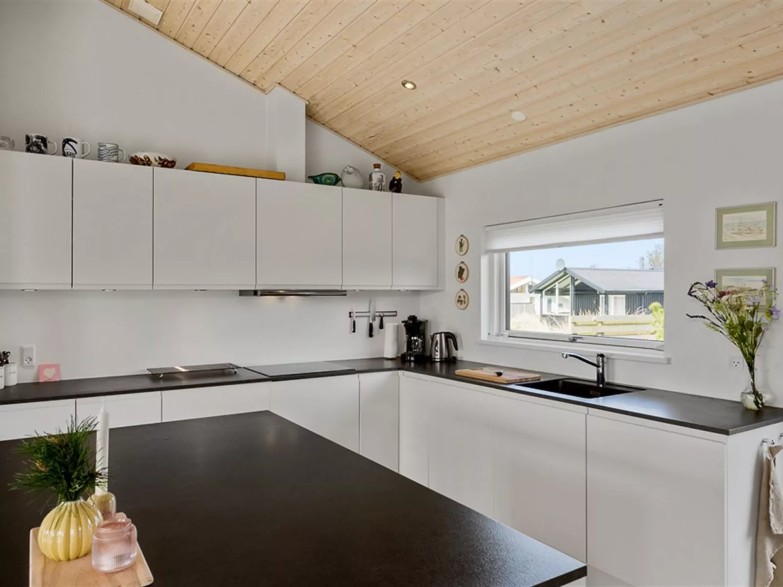 "Minka" - 500m from the sea - Binnen