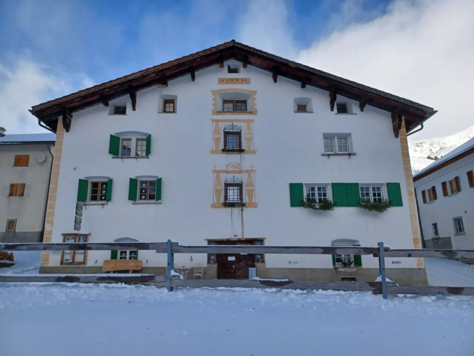 Ferienwohnungen im Schloss, (Nufenen). - Image-tags.info