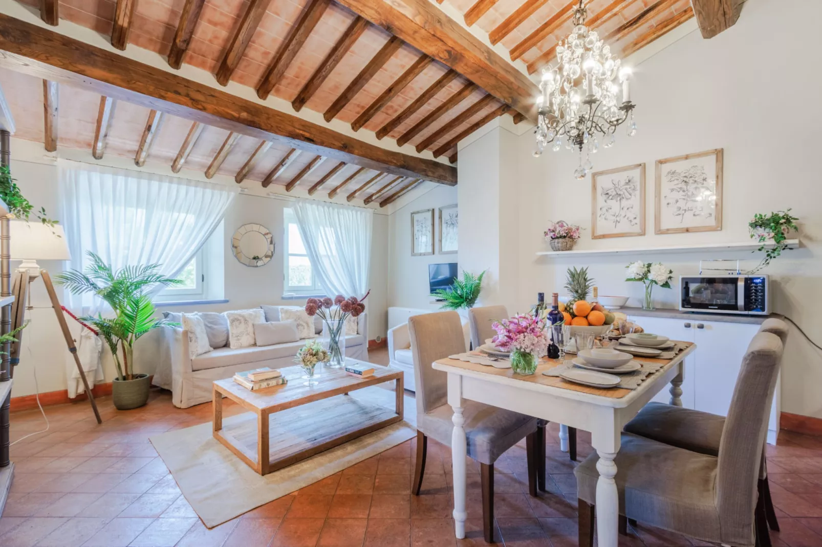 Maria Farmhouse Apartment in Wine Resort in Lucca - Woonkamer