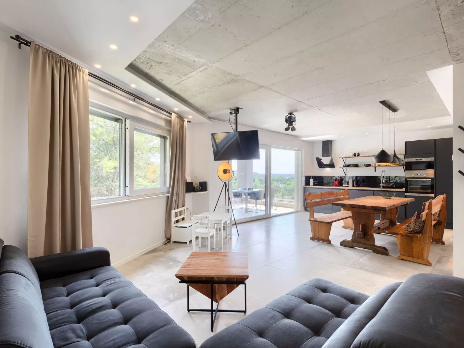 Villa Black and White - Binnen