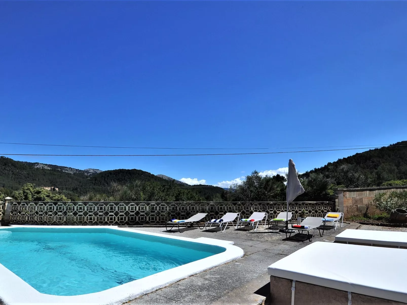 Villa con piscina privada, wifi, aire acondicionado y vistas a montaña ideal pa - Buiten