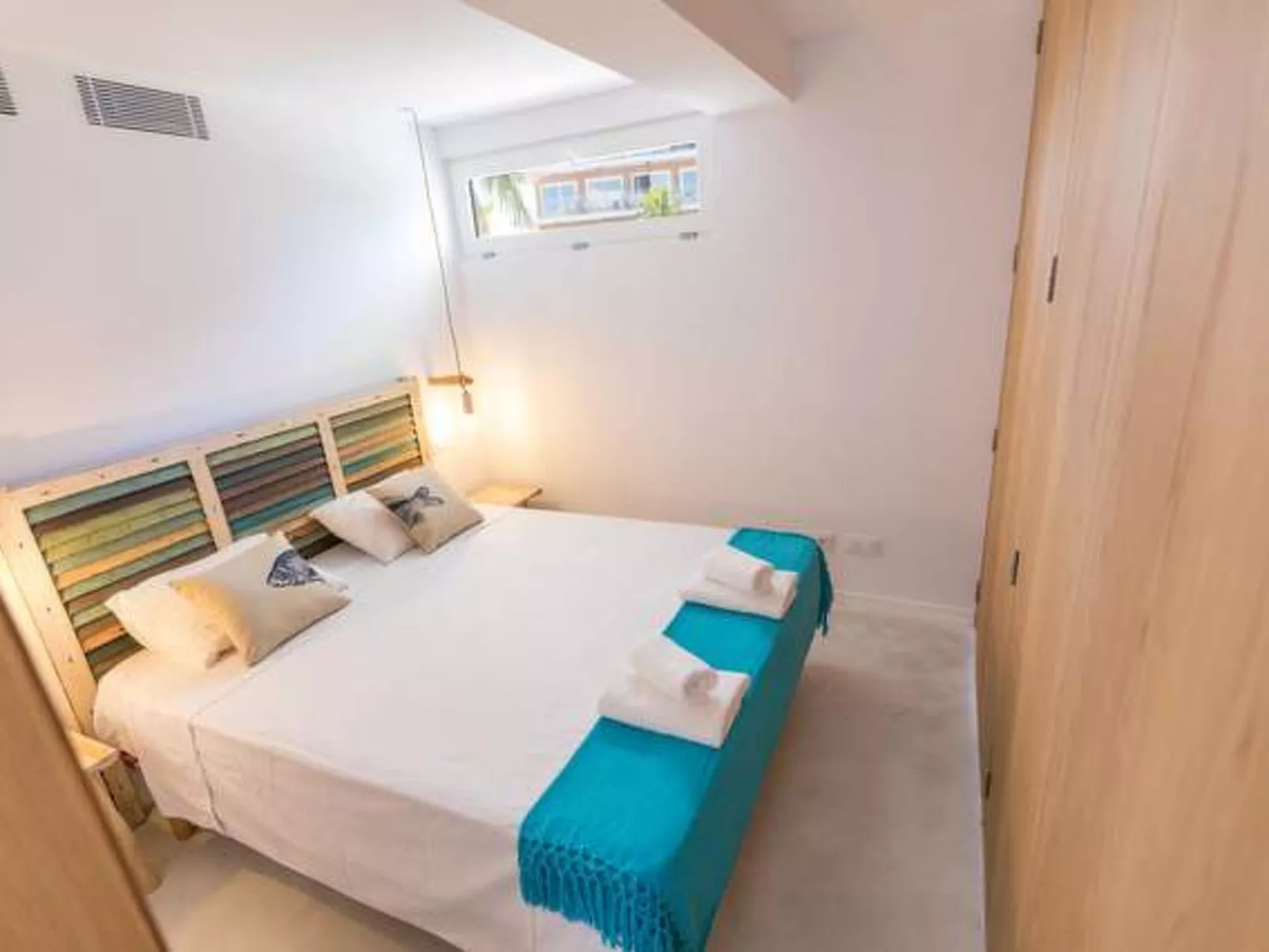 Tolle Wohnung in S'illot-Cala Morlanda mit Terrasse - Binnen