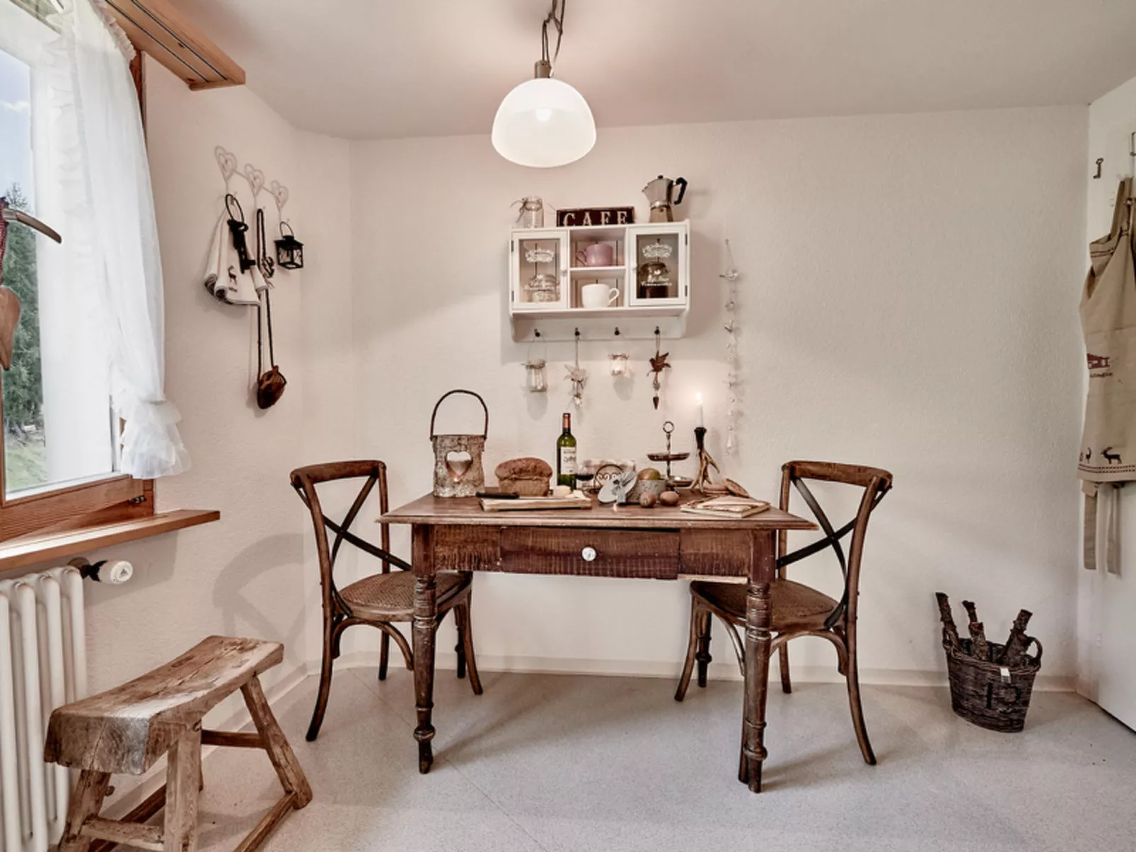Chalet Lieuretta da Tscharfs, (Feldis). - Binnen