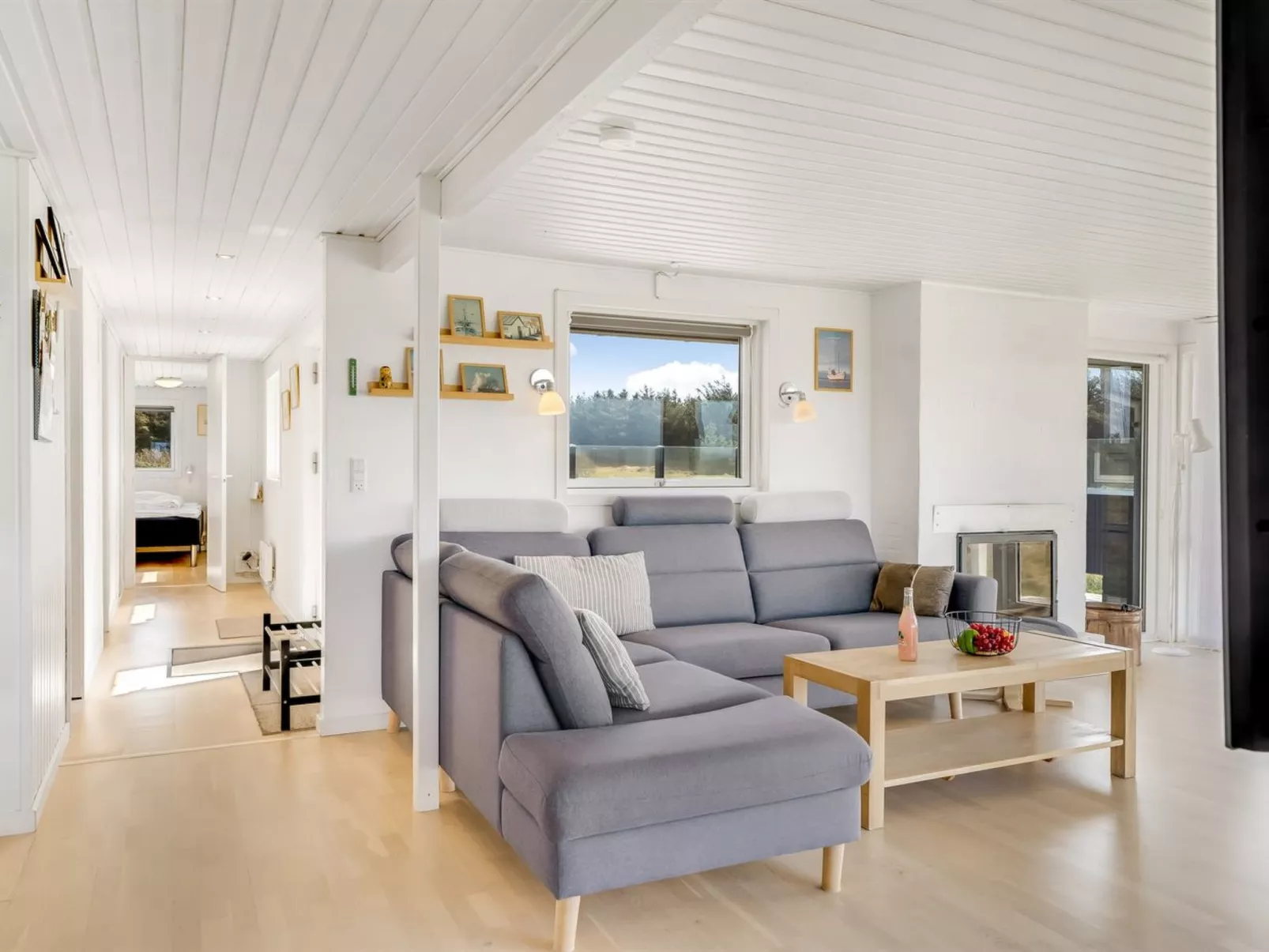 "Carelle" - 300m from the sea - Binnen