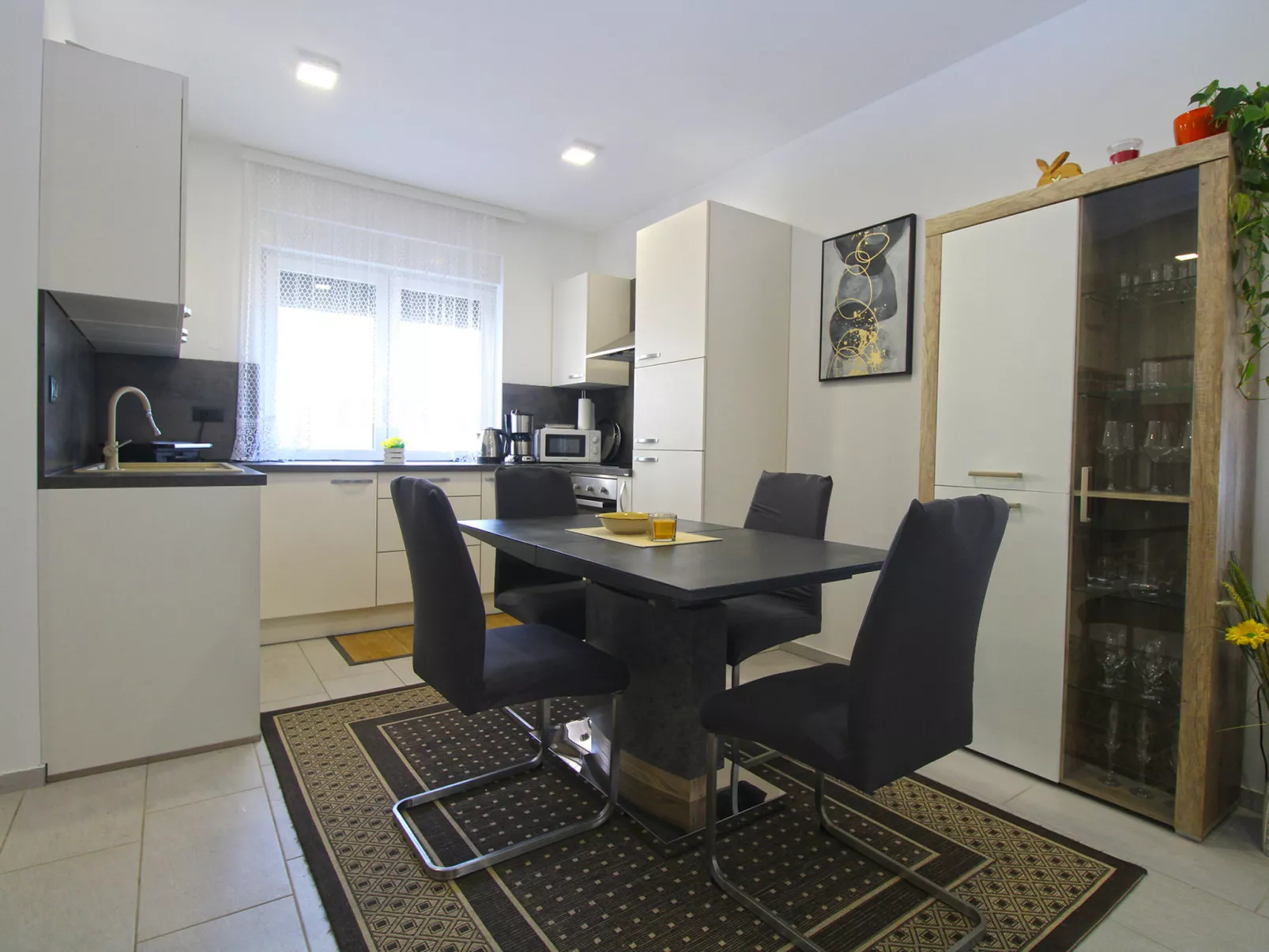 House 2283 - Binnen