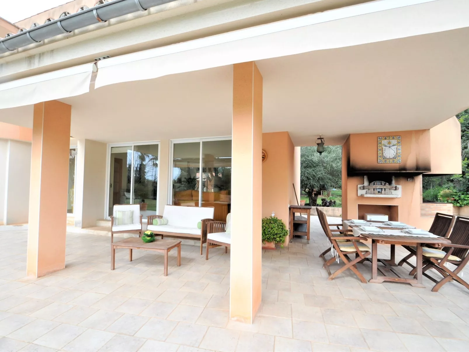 Villa con piscina y pista de tenis privada ideal para familias.  - WiFi Gratis - Buiten