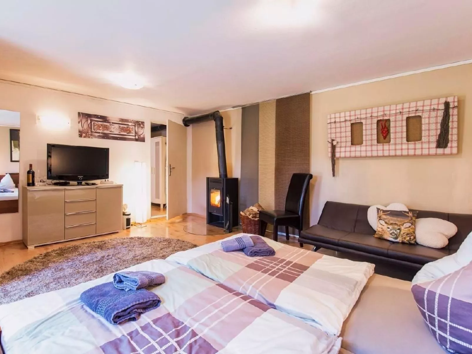 Große Wohnung in Mensfelden mit Großem Balkon - Binnen
