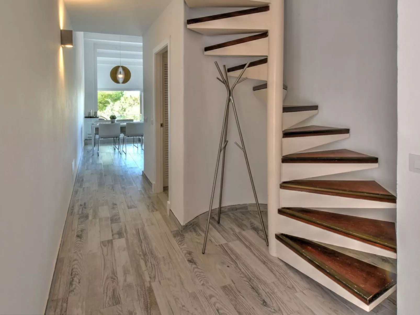 Modernes helles 3-Schlafzimmer Apartment mit Klimaanlage, 2017 komplett neu ren - Binnen