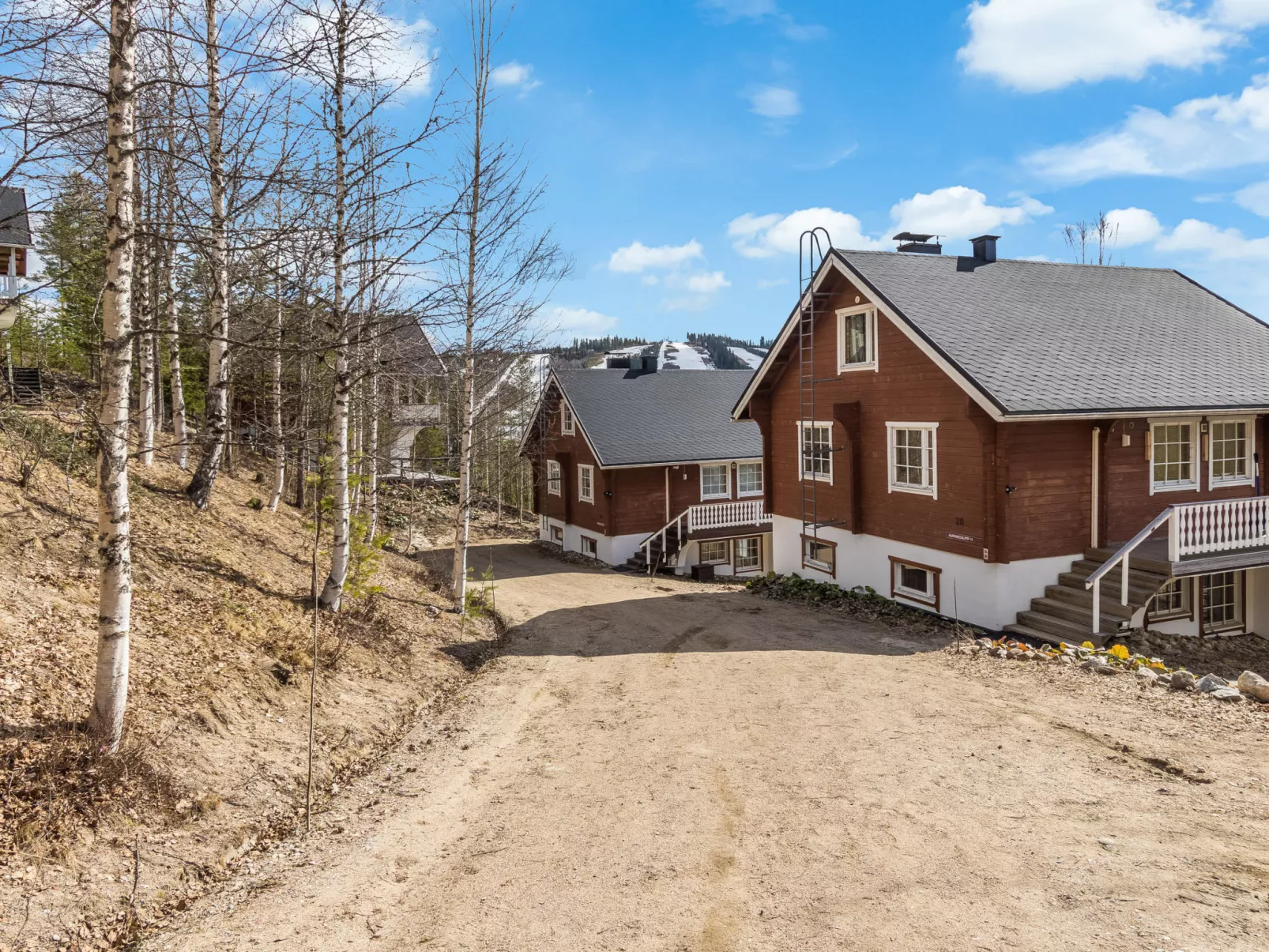 Aurinkoalppi 12a paritalon yläkerta - Binnen