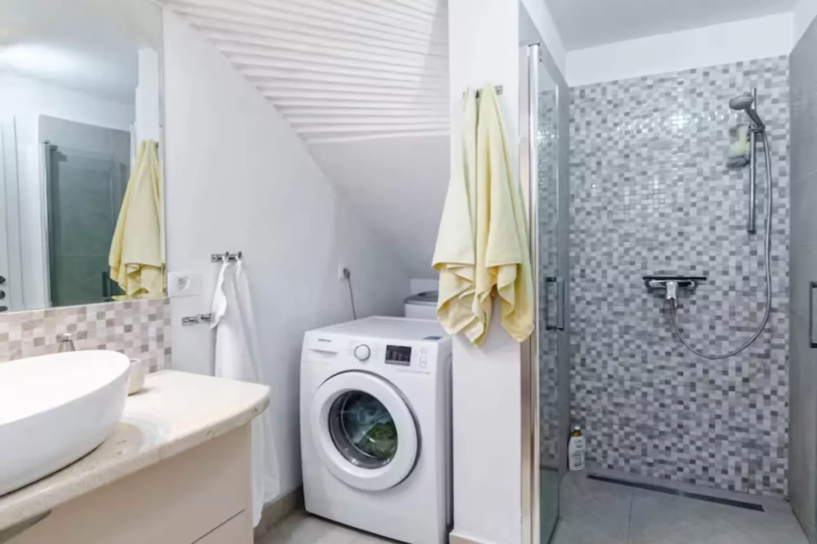 Holiday home House of the Sun - Three Bedroom Holiday Home with Pool - Badkamer