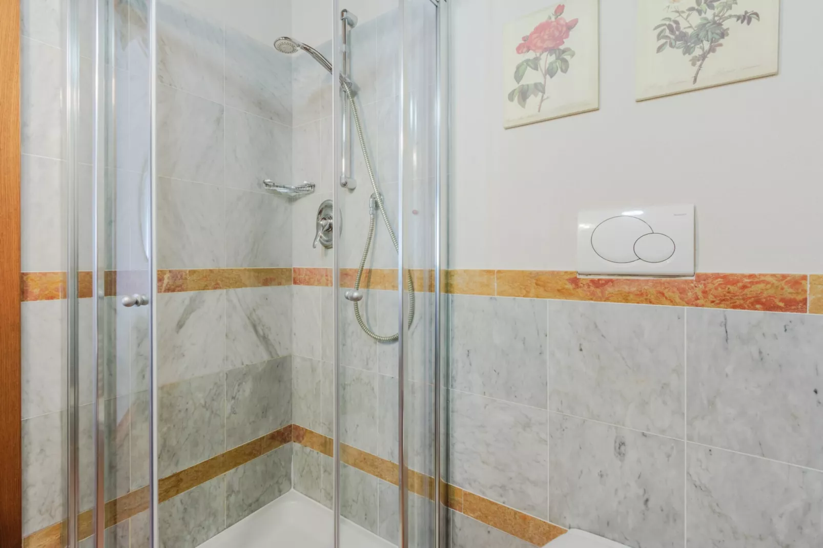Jacopo Farmhouse Apartment in Wine Resort in Lucca - Badkamer