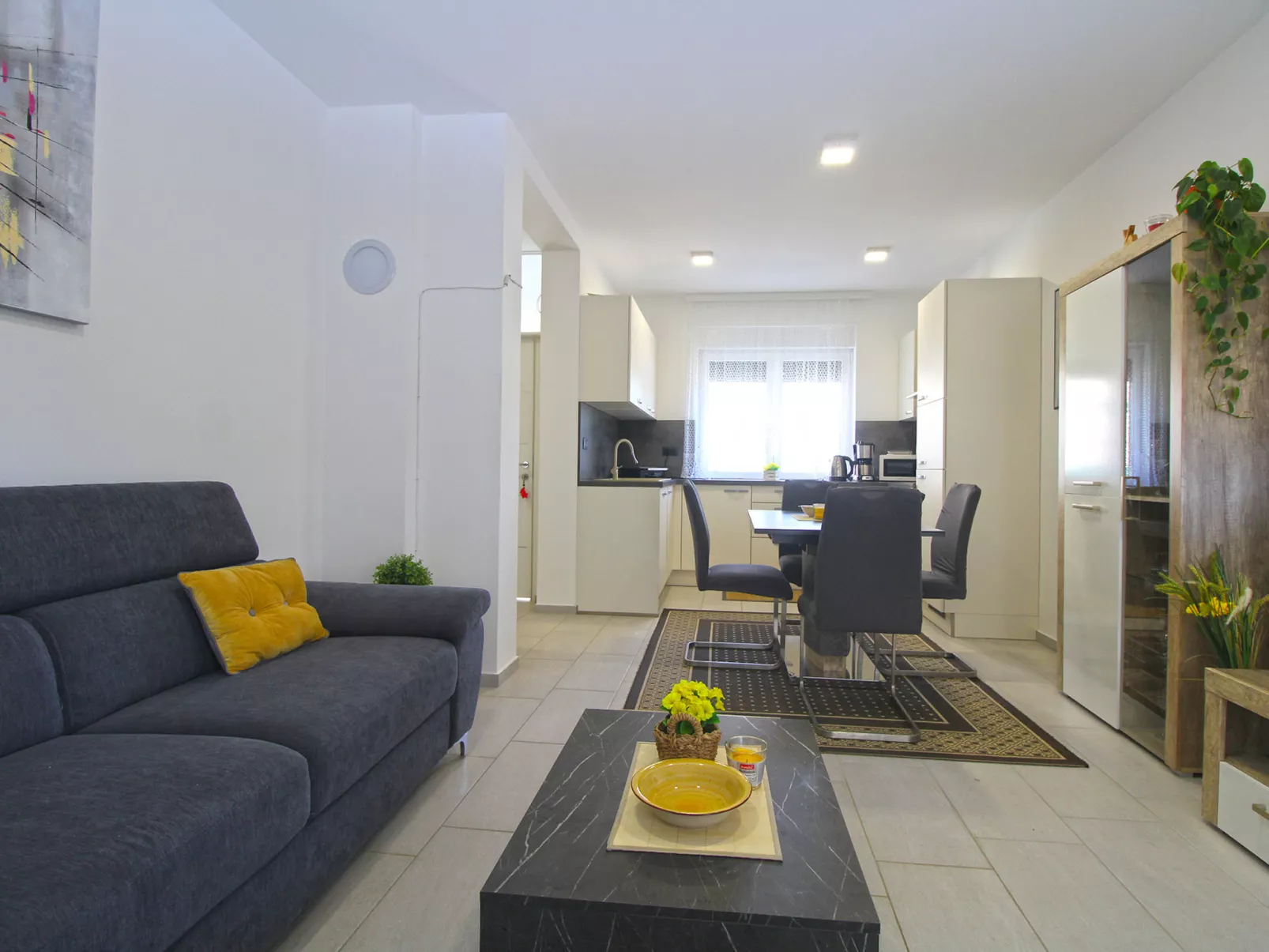 House 2283 - Binnen