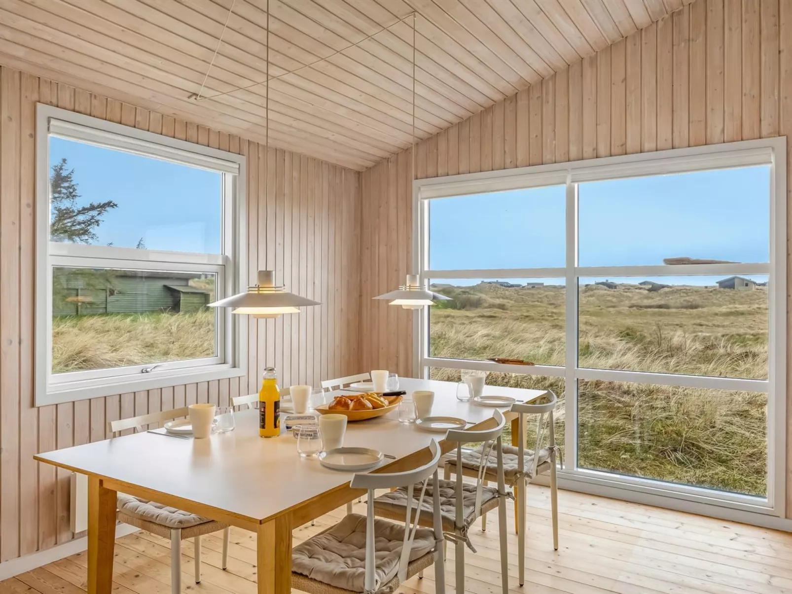 "Sighfrith" - 500m from the sea - Binnen