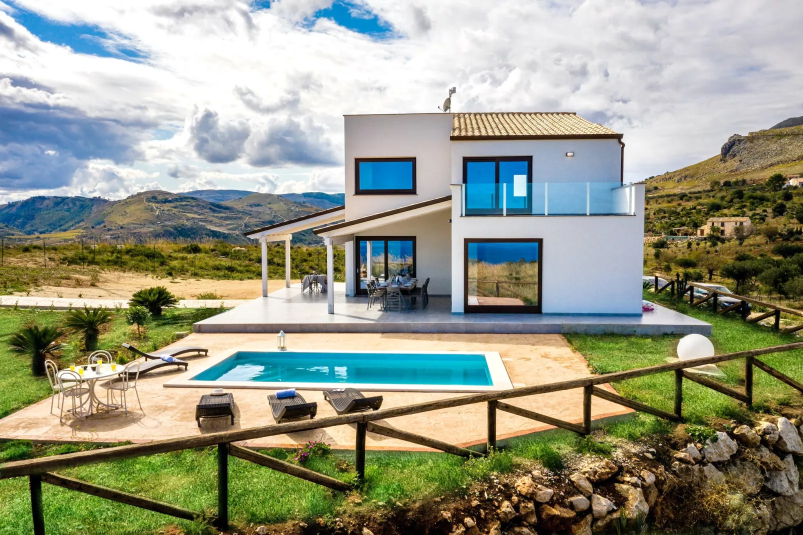 Villa Rocchi Livreri - Tuinen zomer